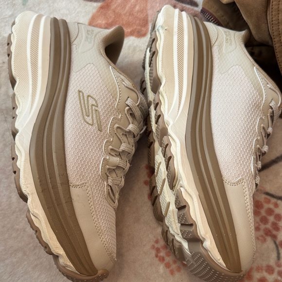 Skechers Light Beige Sneakers - Picture 3 of 4